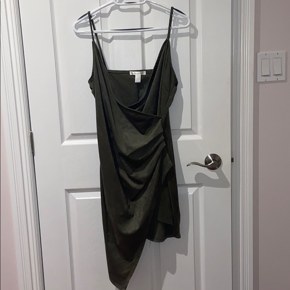 Hunter green wrap dress - Picture 2 of 4